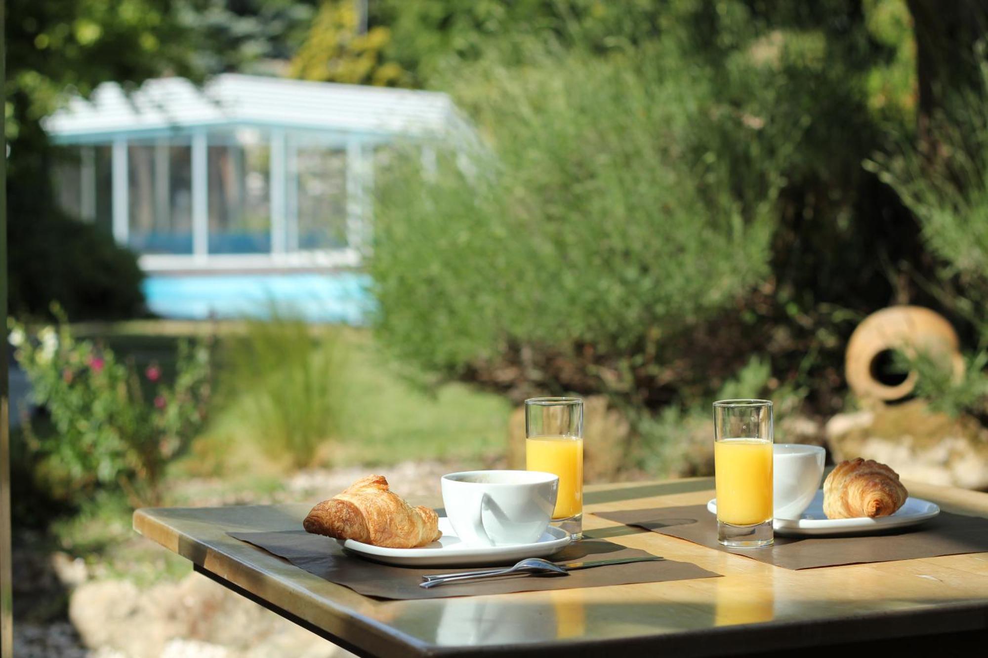 Domaine Le Martinet, The Originals Relais Hotel Bouin  Exterior foto